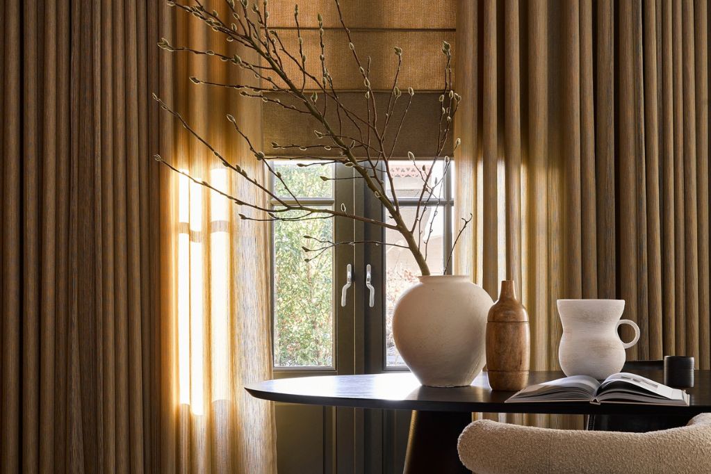 Raamdecoratie bij parket exclusief wijchen
